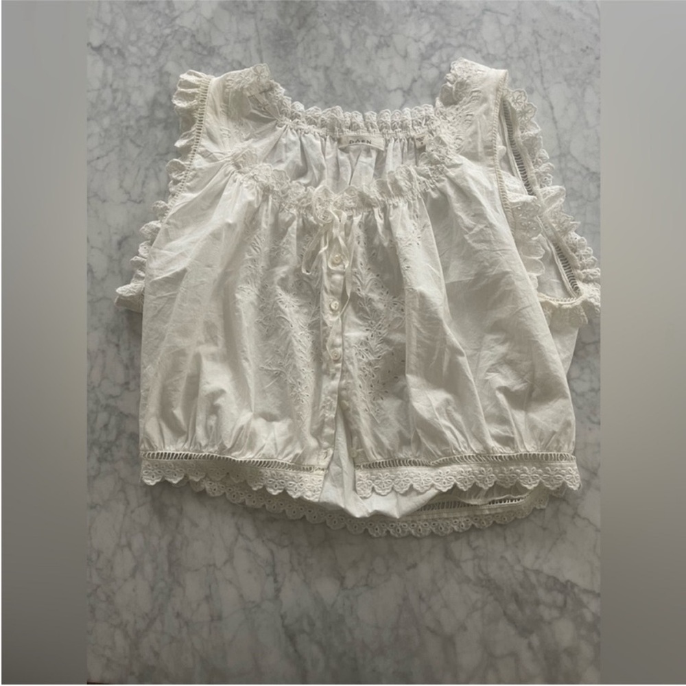 DÔEN Cream Lace-Trimmed Top Traveler top - Picture 2 of 5